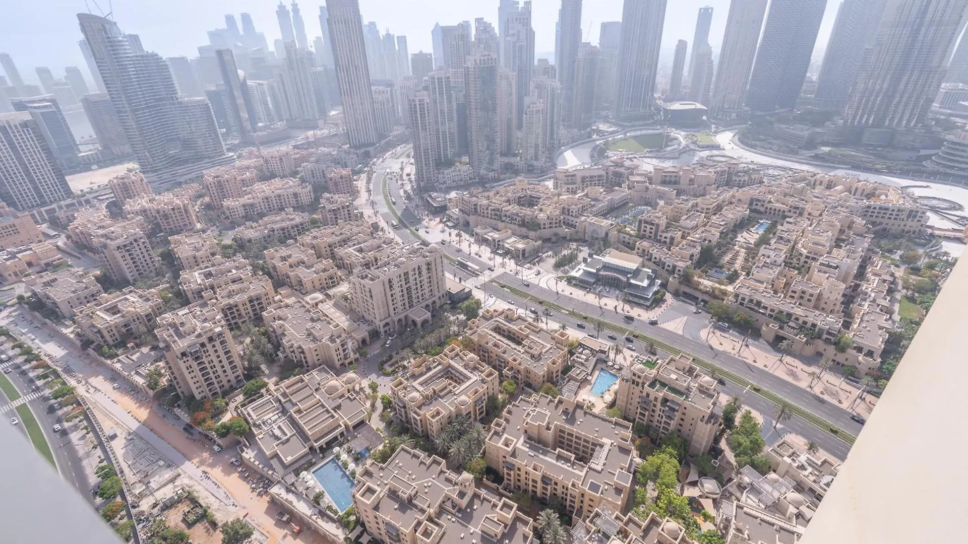 Luxury 3Br, Maidroom Full Burj & Fountain Views Dubai Apartment