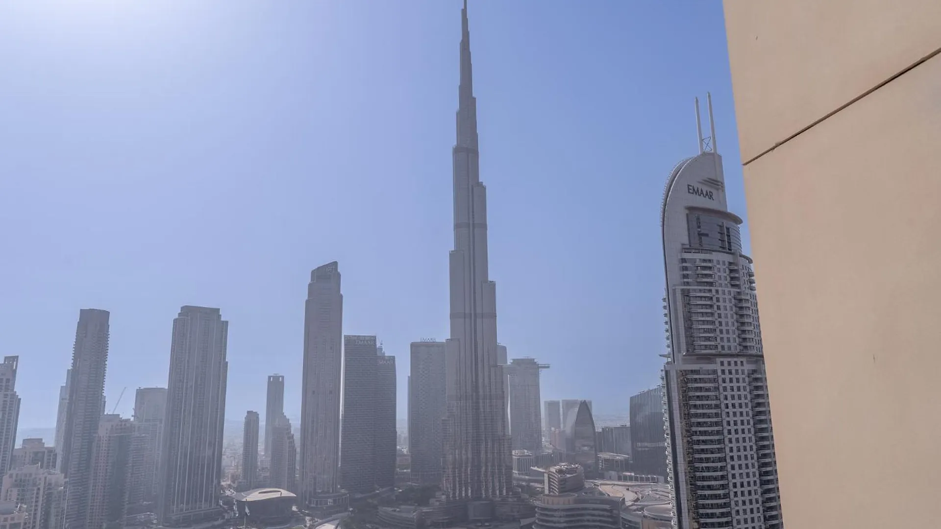 Luxury 3Br, Maidroom Full Burj & Fountain Views Dubai Apartment