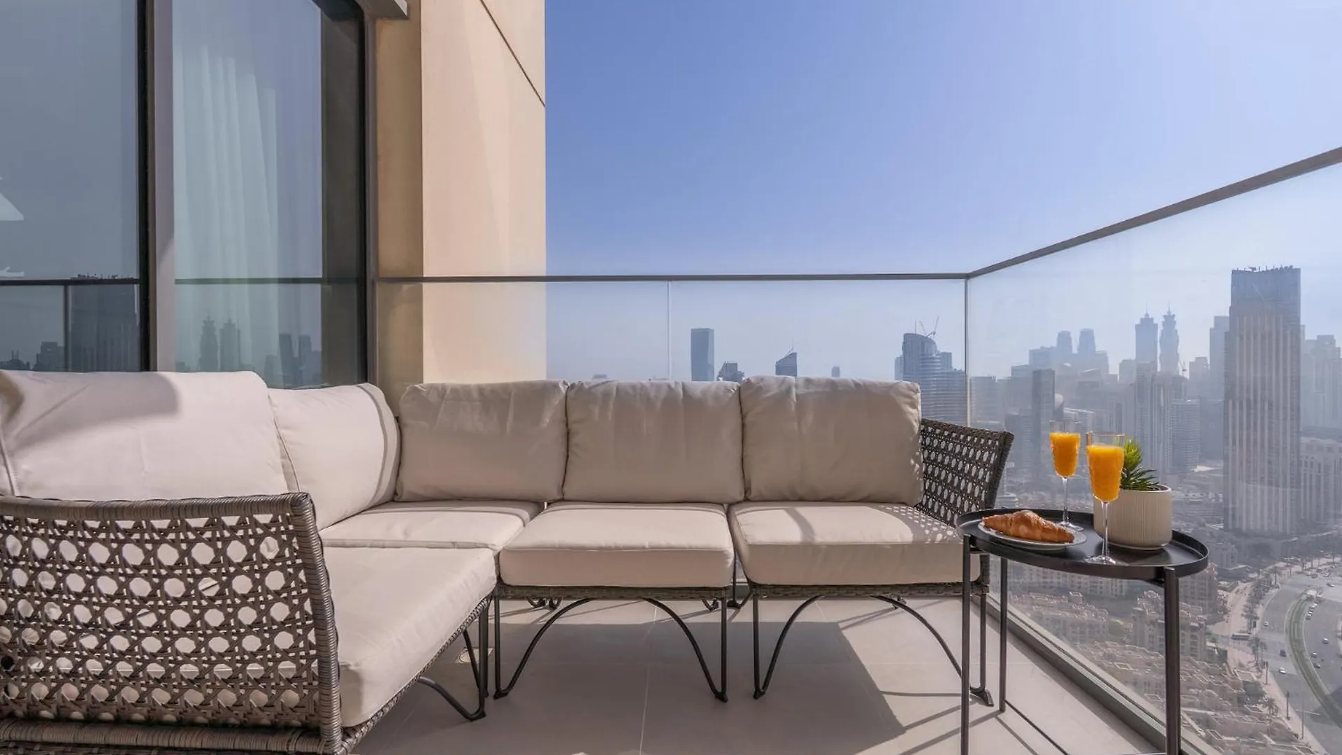 Luxury 3Br, Maidroom Full Burj & Fountain Views Dubai